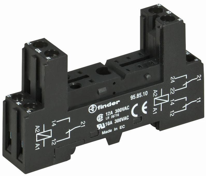 Eine schwarze Relaishalterung mit der Markierung 