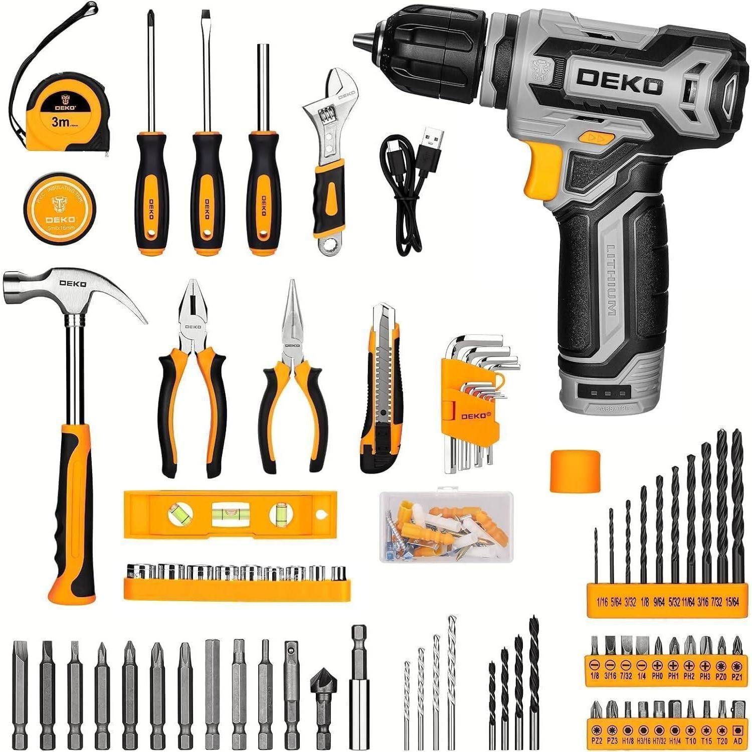 Ein Set von orangefarbenen und schwarzen Werkzeugen, einschließlich einer kabellosen Bohrmaschine, Schraubendrehern, Zangen, Schraubenschlüssel, Hammer, Maßband und Bohrern.