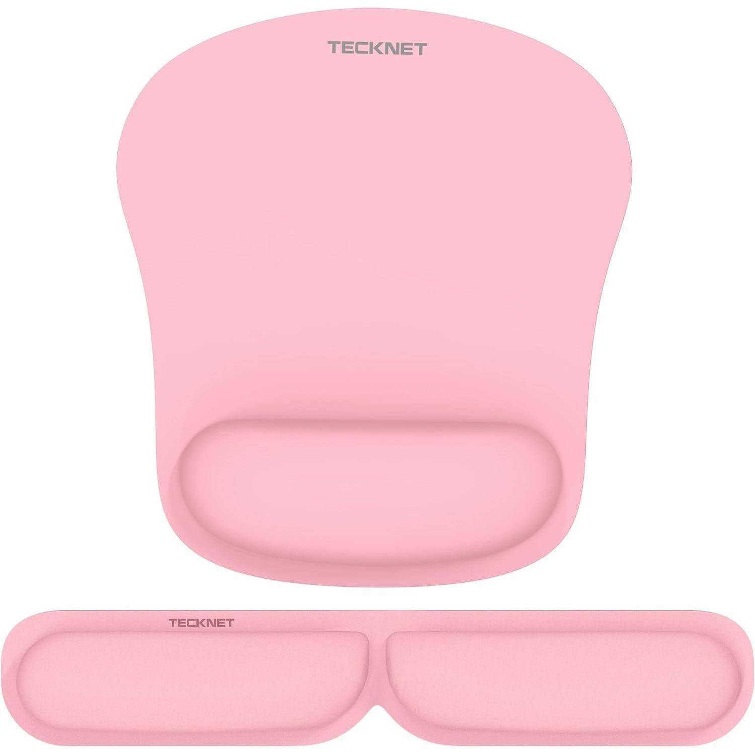 Ein rosafarbenes ergonomisches Mauspad mit passendem Handgelenkauflage, versehen mit der Markenkennung 'TECKNET', entwickelt für Komfort und Unterstützung bei der Verwendung einer Computermaus.