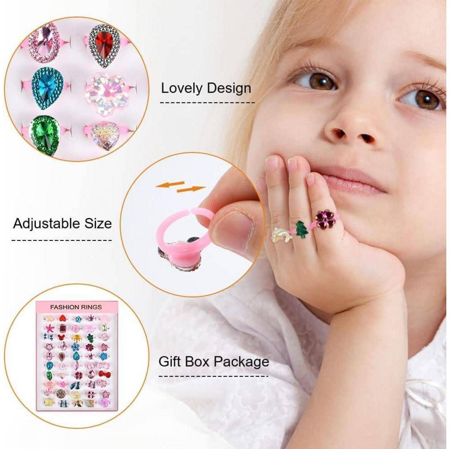 Ein Kind trägt bunte Ringe mit Texthinweisen wie ‚Liebevolles Design', ‚Verstellbare Größe' und ‚Geschenkbox-Verpackung'. Eine Ansammlung verschiedener Ringe wird präsentiert.