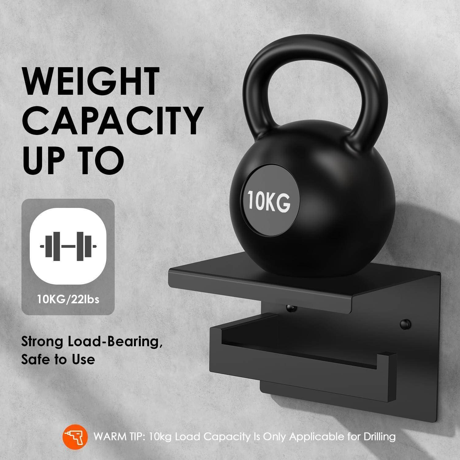 Tragfähigkeit bis zu 10 kg/22 lbs' Schild neben einem schwarzen Kettlebell auf einem Regal. Hinweis: ‚Belastbarkeit von 10 kg gilt nur für Bohrarbeiten.