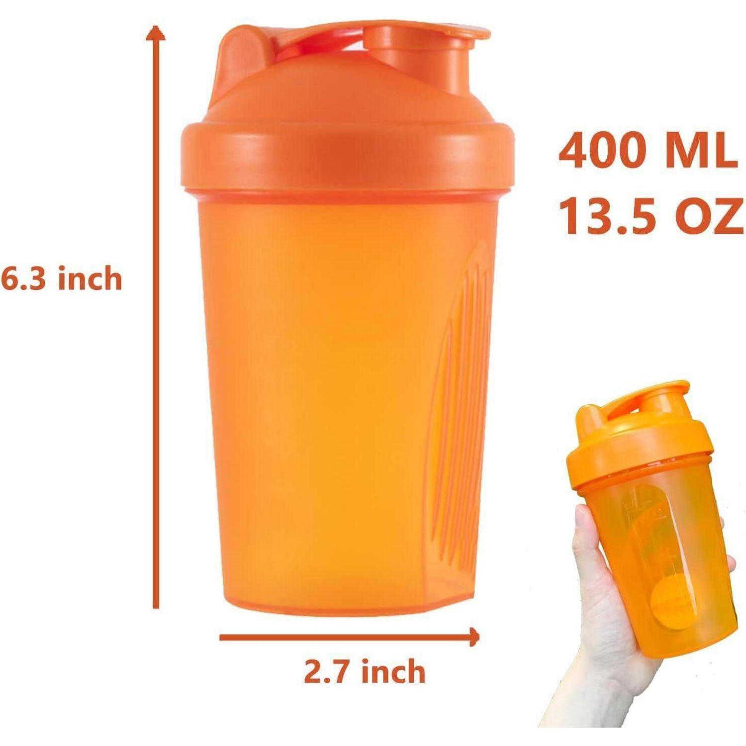 Eine orangefarbene Shakerflasche wird gezeigt mit den Abmessungen: Höhe 6,3 Zoll und Breite 2,7 Zoll. Die Flasche hat Kapazitätsangaben von 400 ML und 13,5 OZ.