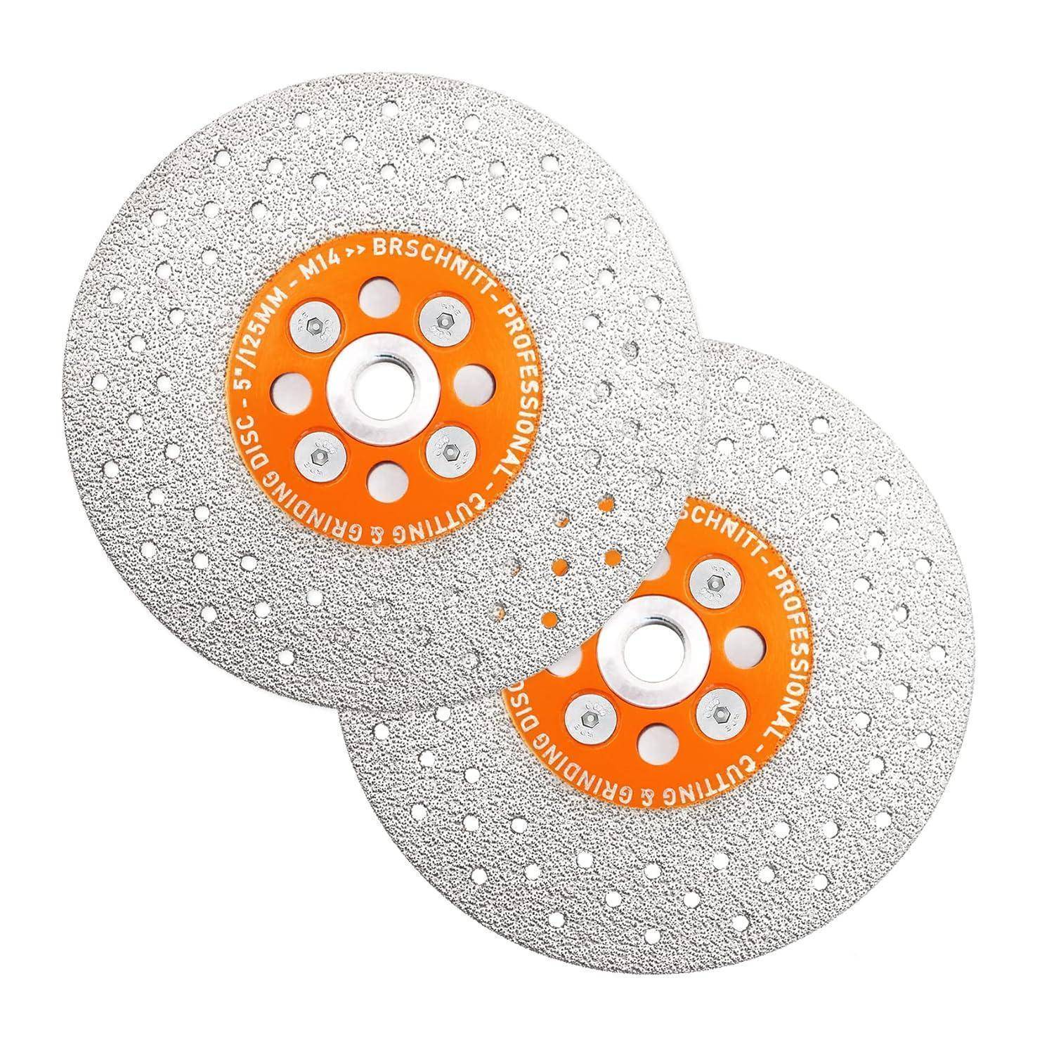 Zwei sich überlappende kreisförmige silberne Schneidscheiben mit orangefarbenen Zentren, versehen mit kleinen Perforationen und dem Text 'BR SCHNITT PROFESSIONAL CUTTING & GRINDING'.