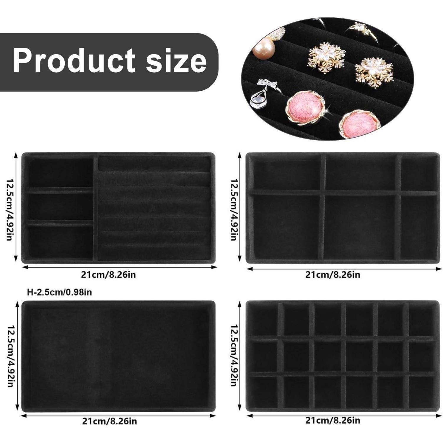 Produktgrößendarstellung eines schwarzen Schmucktabletts mit den Abmessungen 21 cm x 12,5 cm, das Bereiche für Ringe, Ohrringe und andere Accessoires aufweist.