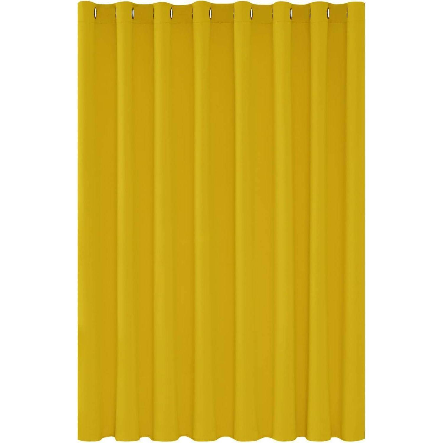Ein gelber Vorhang mit Ösen hängt vertikal und zeigt ein schlichtes, einfarbiges Design.