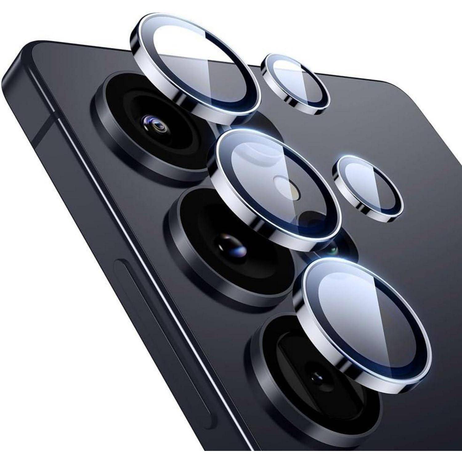Ein Nahaufnahmebild der Rückkameralinsen eines Smartphones mit erhabenen, reflektierenden Kreisen, die deren Design und Anordnung hervorheben.
