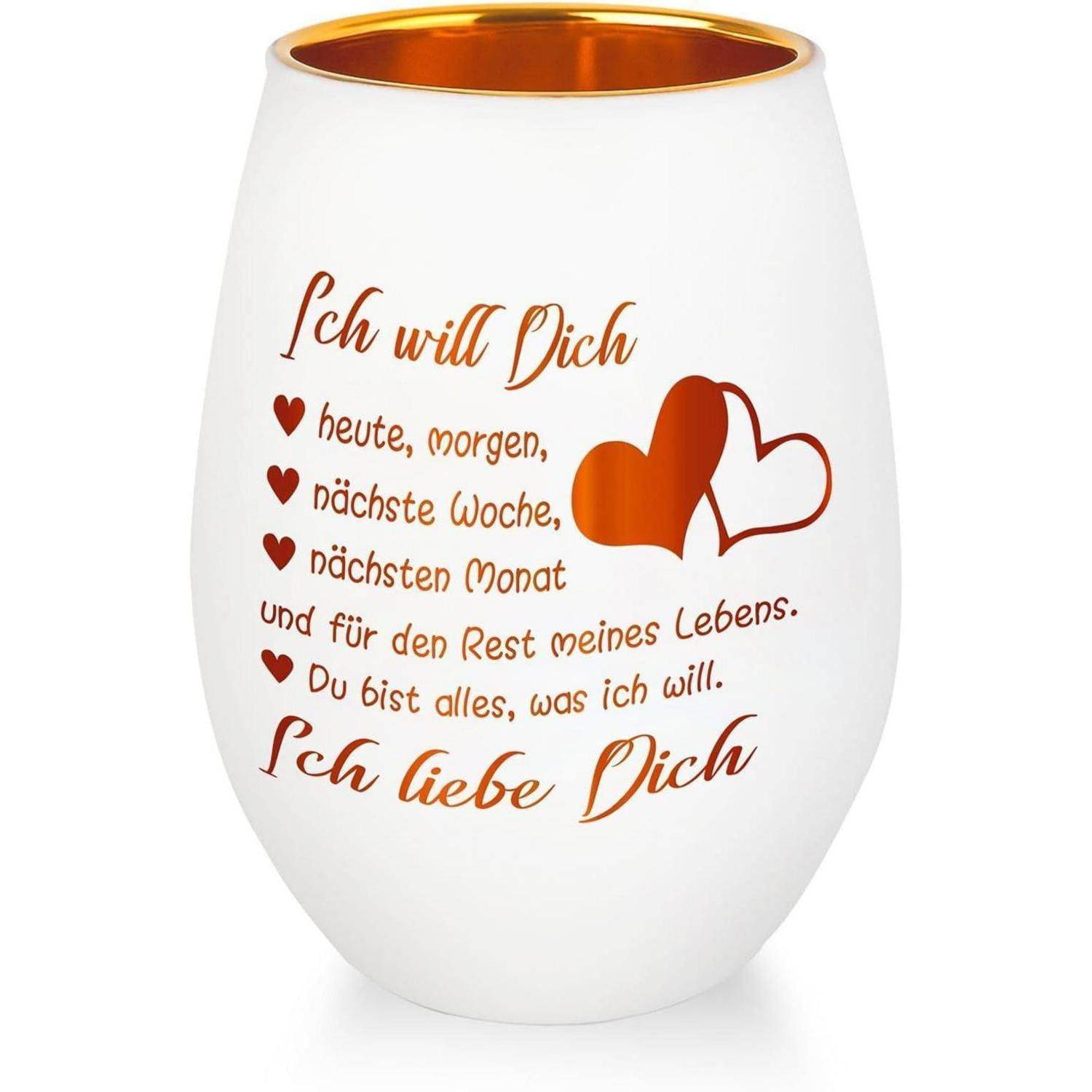 Eine weiße Vase mit orangefarbenem Inneren zeigt deutschen Text, der Liebe ausdrückt, begleitet von dekorativen roten Herzen.