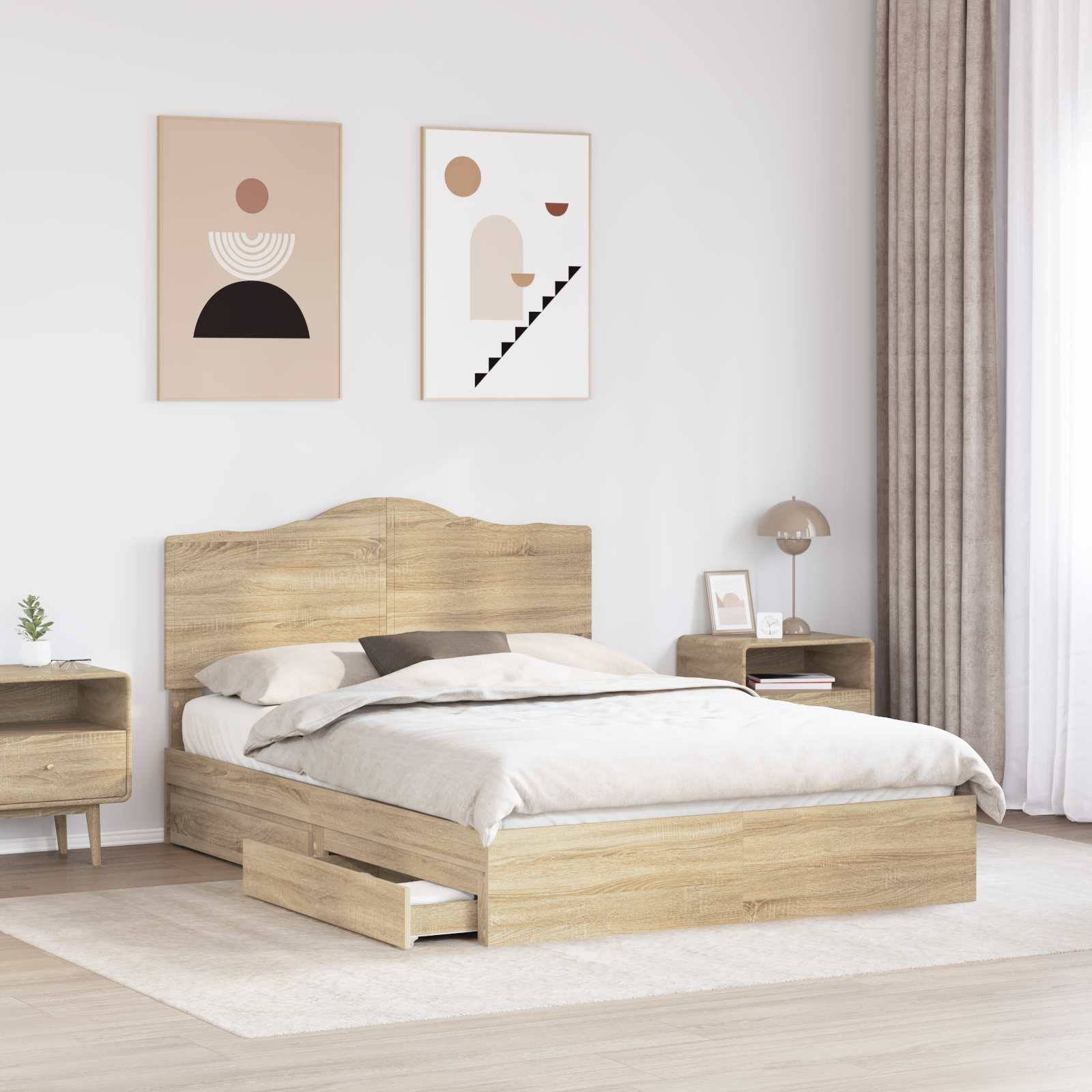 Ein gemütliches Schlafzimmer mit einem Holzbett mit integrierten Staurageschubladen, zwei Nachttischen und abstrakter Kunst an der Wand. Neutrale Töne schaffen eine beruhigende Atmosphäre.