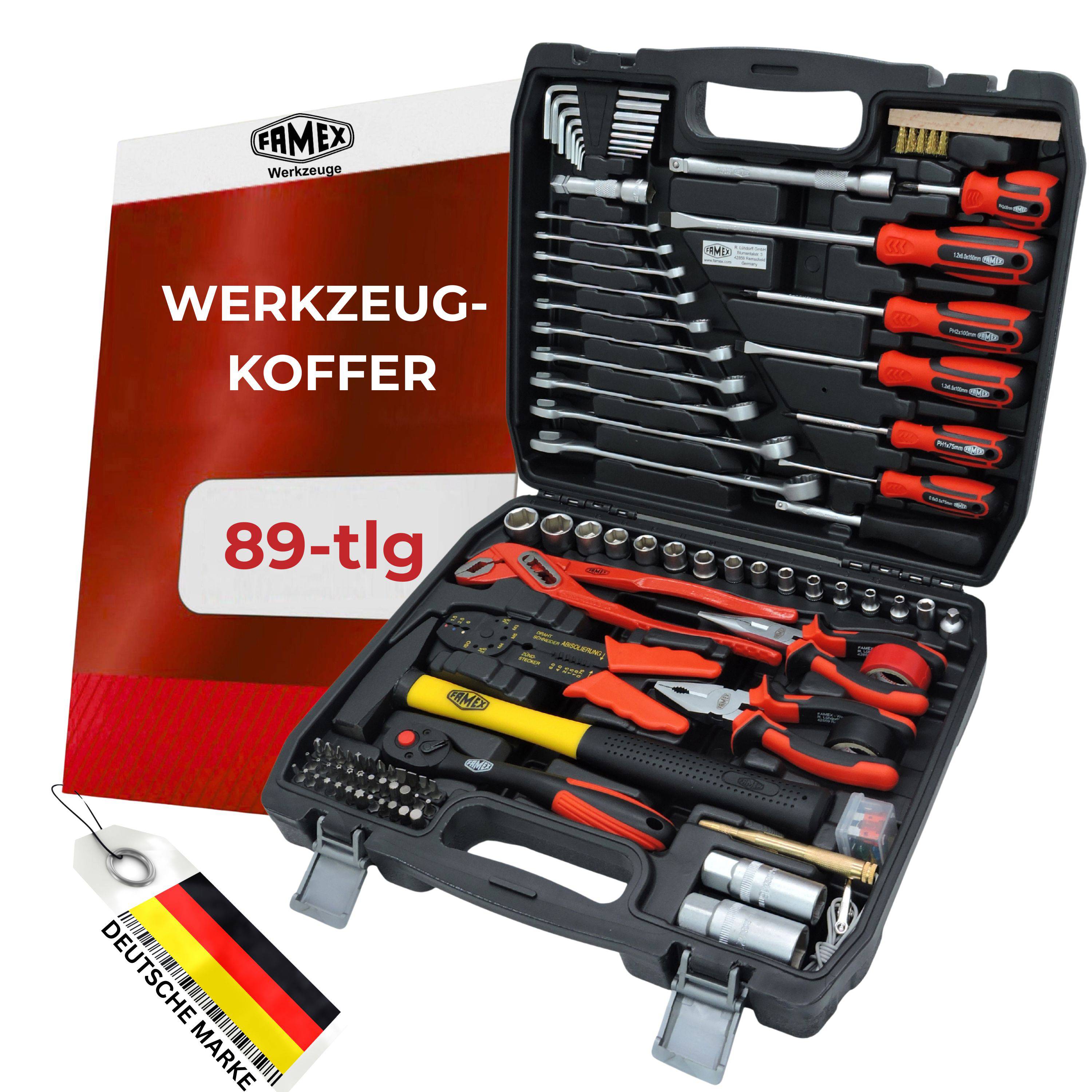 Ein Werkzeugset mit 89 Teilen, bestehend aus verschiedenen Schraubschlüsseln, Schraubenziehern und Steckschlüsseln, neben einer roten Box mit der Aufschrift 'Werkzeug-Koffer 89-tlg'.