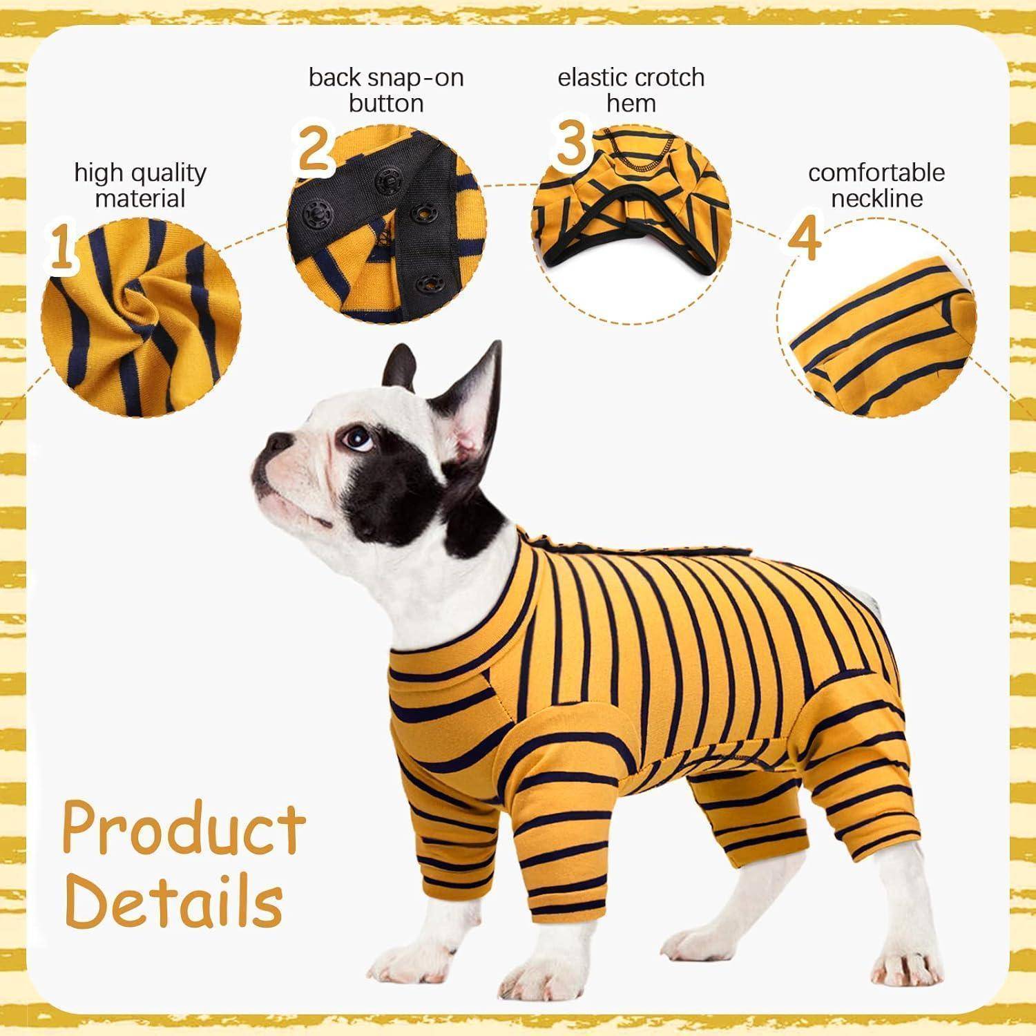 Ein Hund trägt einen gestreiften gelben Anzug mit hervorgehobenen Produktmerkmalen: hochwertiges Material, Rücken-Druckknöpfe, elastischer Schrittsaum und bequemer Kragen.