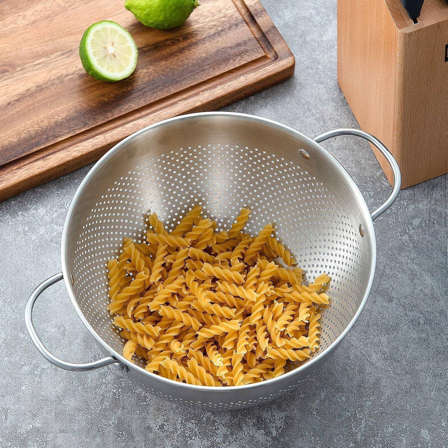 Edelstahl Seiher mit Abstellfüßen 24cm Küchensieb für Nudeln Gemüse