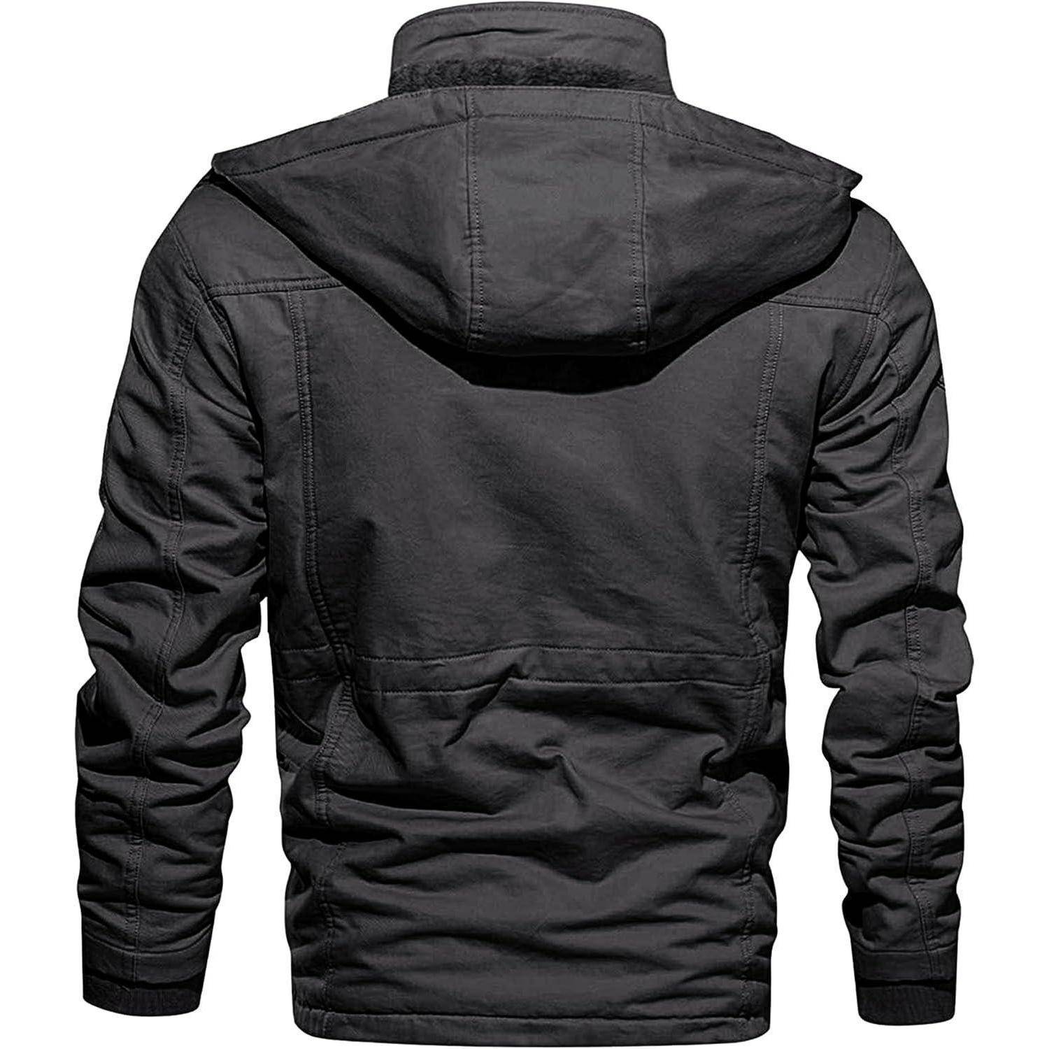 Das Bild zeigt eine Rückenansicht einer schwarzen Kapuzenjacke und hebt deren Stickdetails, lange Ärmel und lässigen Schnitt hervor.