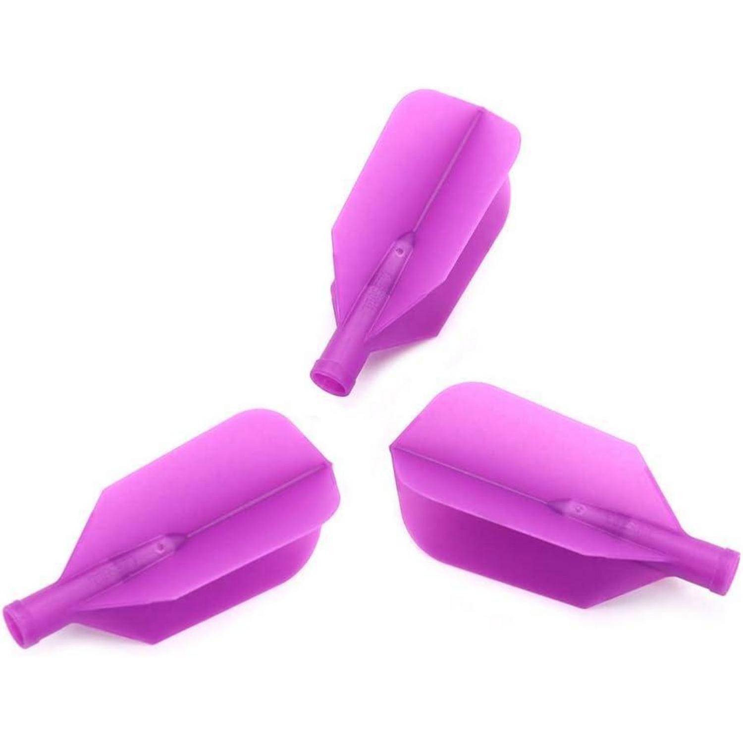 Drei violette, Plastik-Dartflights in einer dreieckigen Anordnung auf weißem Hintergrund, entwickelt zur Stabilisierung von Dartpfeilen.