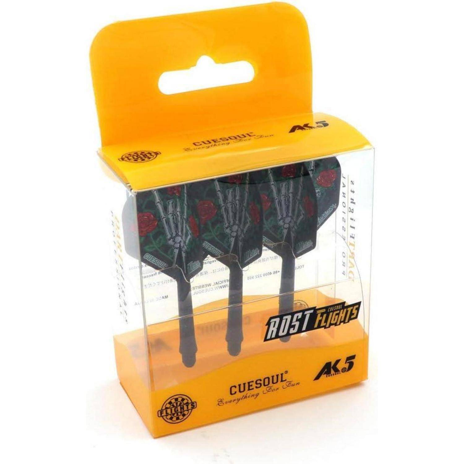 Dreierpack Cuesoul AK5 Dartflights mit roter Rosendesign auf schwarzem Hintergrund, in durchsichtiger Kunststoffverpackung.