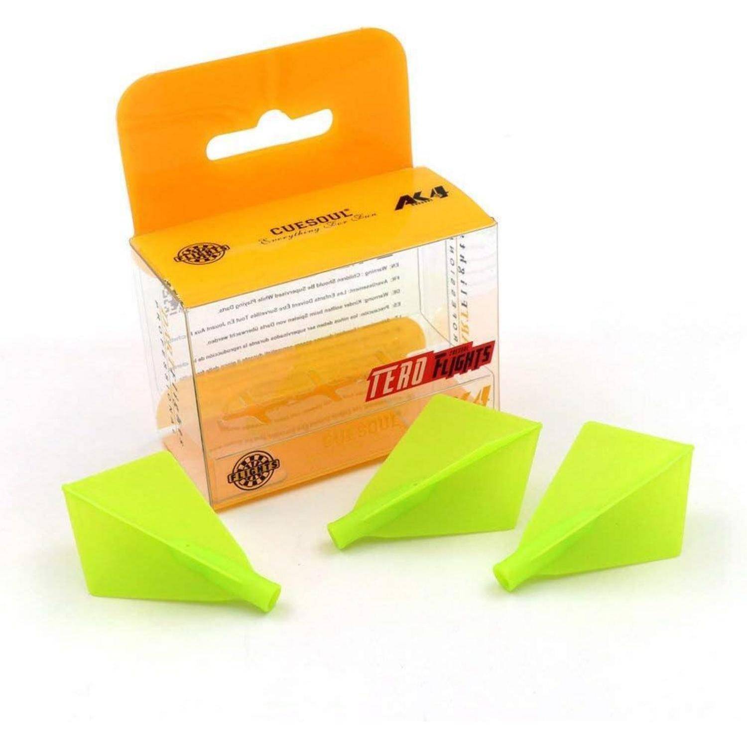Packung der Tero Flights Tassenbrotsuppe mit drei grünen Dart-Flights, entwickelt für präzise Dartswürfe.