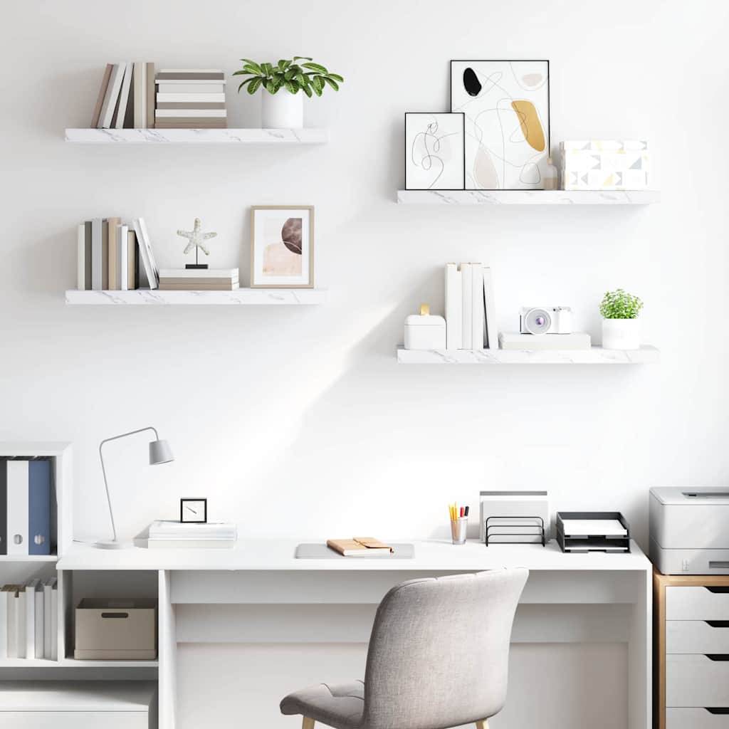 Ein minimalistisches Home Office mit einem weißen Schreibtisch, einem Stuhl, Regalen mit Büchern und Dekorationen sowie einer Pflanze, das einen klaren und organisierten Raum schafft.