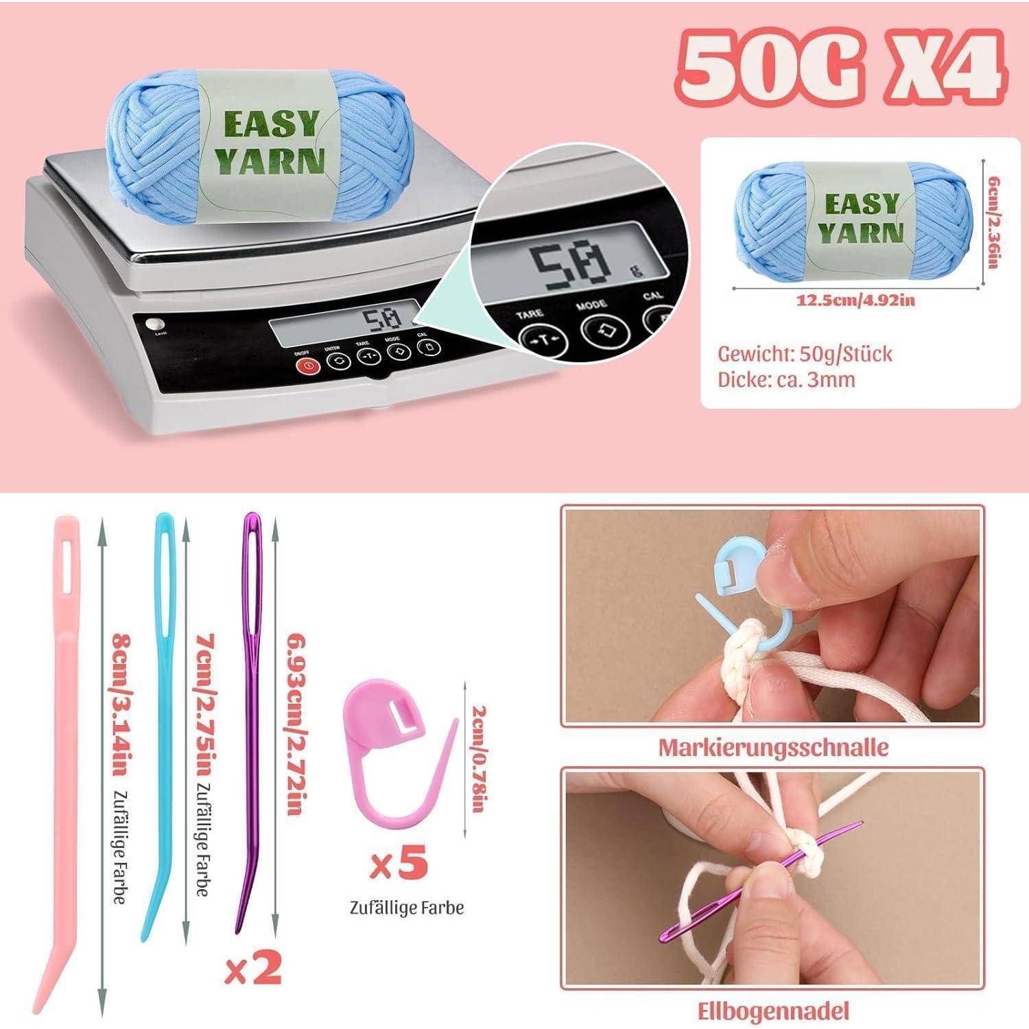 Eine Küchenwaage, die '50g' auf hellblauem 'Easy Yarn' anzeigt. Enthält die Produktabmessungen und eine visuelle Anleitung zur Verwendung einer Markierungsschnalle.