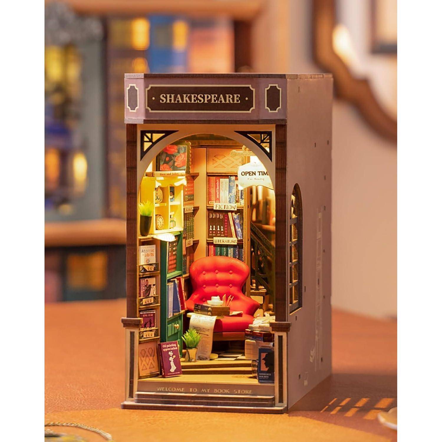 DIY Miniatur 3D Puzzle Holz Buchstützen Book Nook Kit Haus Modellbau