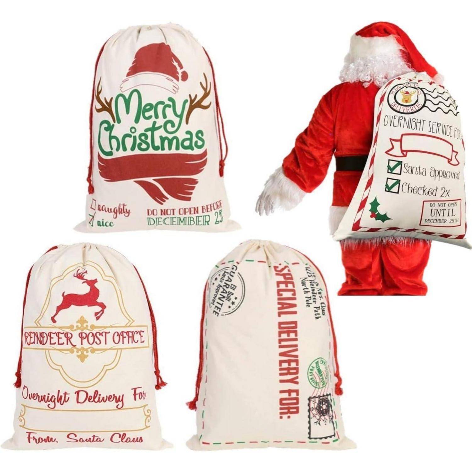 Vier weihnachtlich gestaltete Geschenktüten mit festlichen Mustern. Eine Tüte zeigt den Weihnachtsmann in Rot, der von hinten hervorlugt.