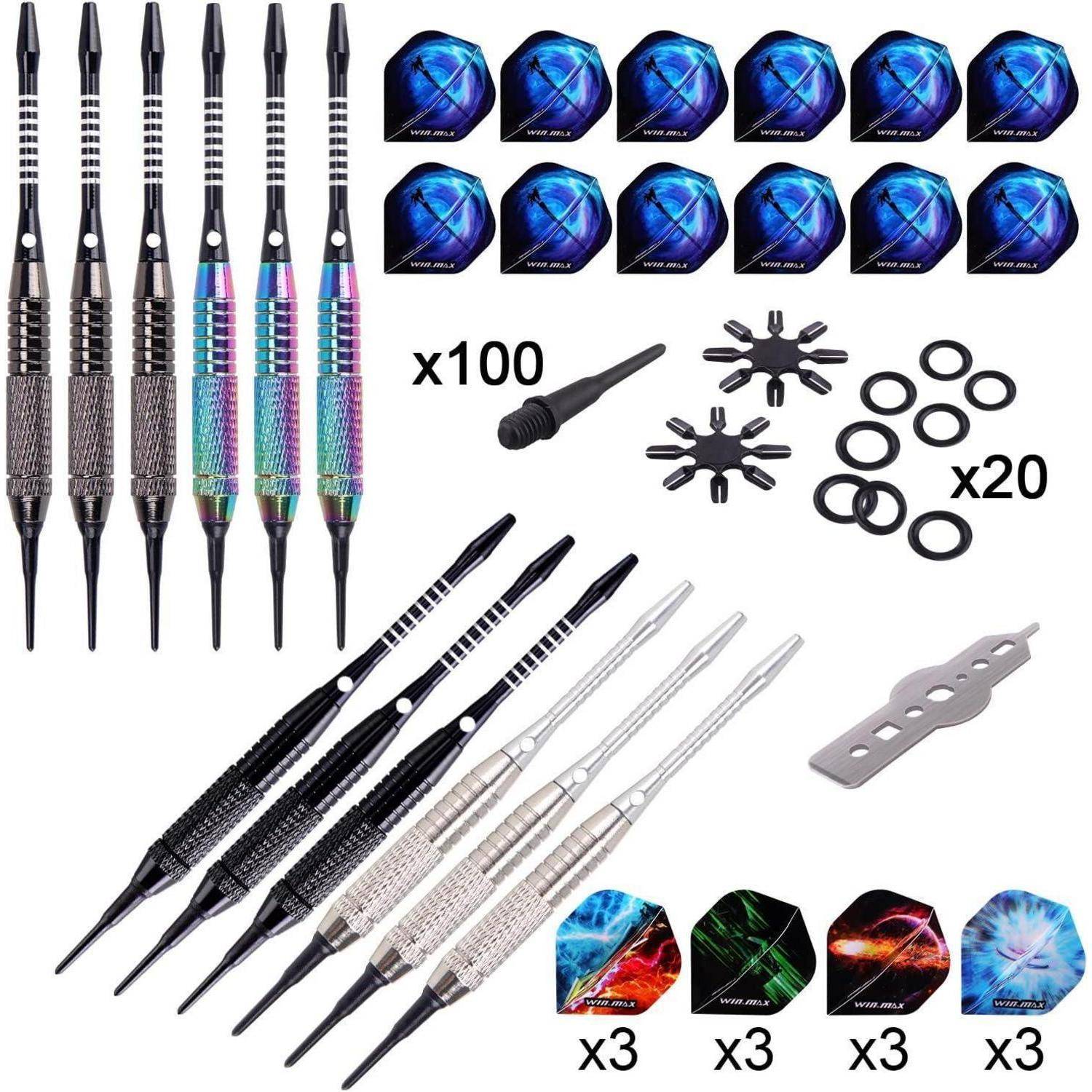 Dartset mit verschiedenen Darttypen, Flights, Spitzen und Zubehör, einschließlich O-Ringen und Flightschützern, ordentlich angeordnet.