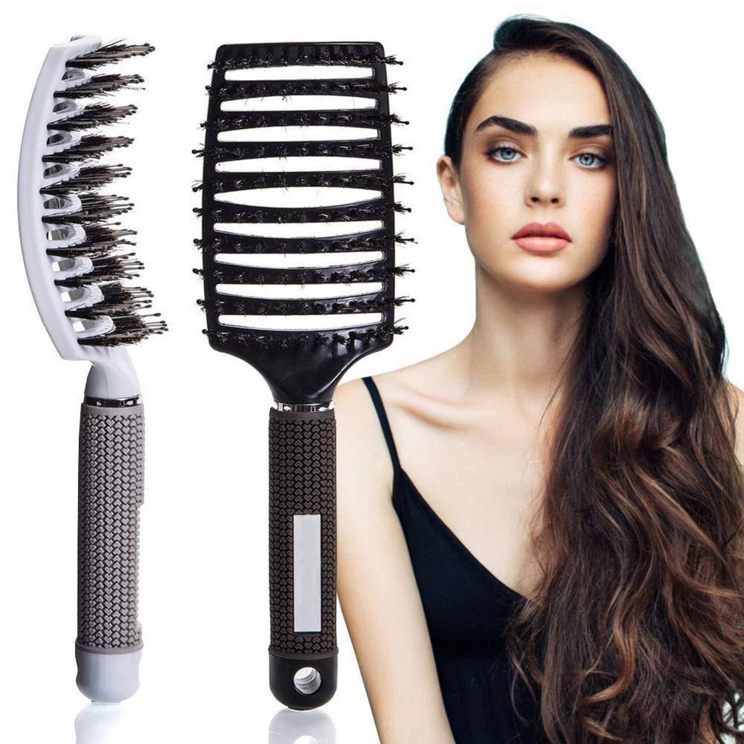 Eine brünette Frau mit langen Haaren hält eine schwarze belüftete Haarhaarbürste; eine weitere Bürste wird separat gezeigt und hebt ihr Borstenmuster hervor.