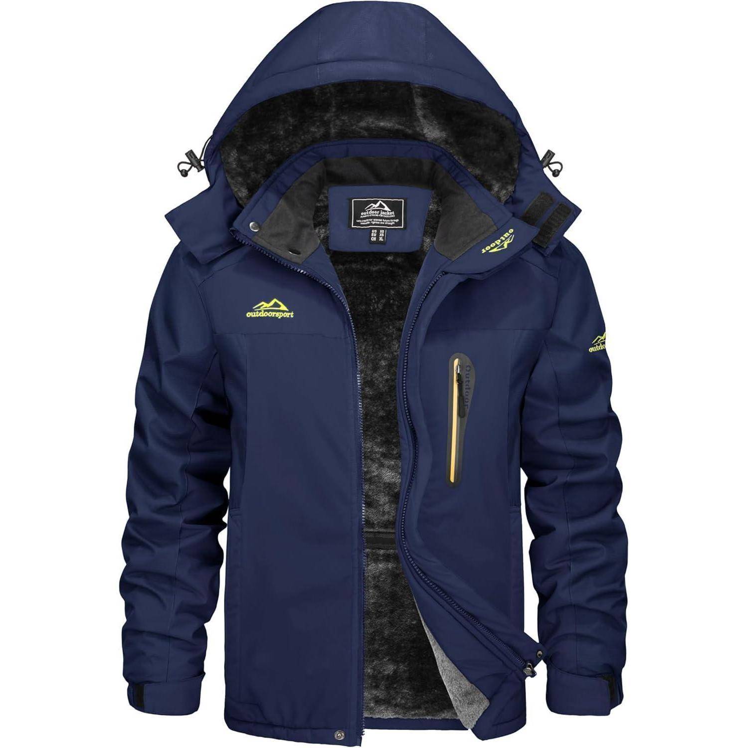 Eine marineblau Outdoorjacke mit gelben Reißverschluss, Kapuze und Fleecefutter, entwickelt für kalte Wetterbedingungen.
