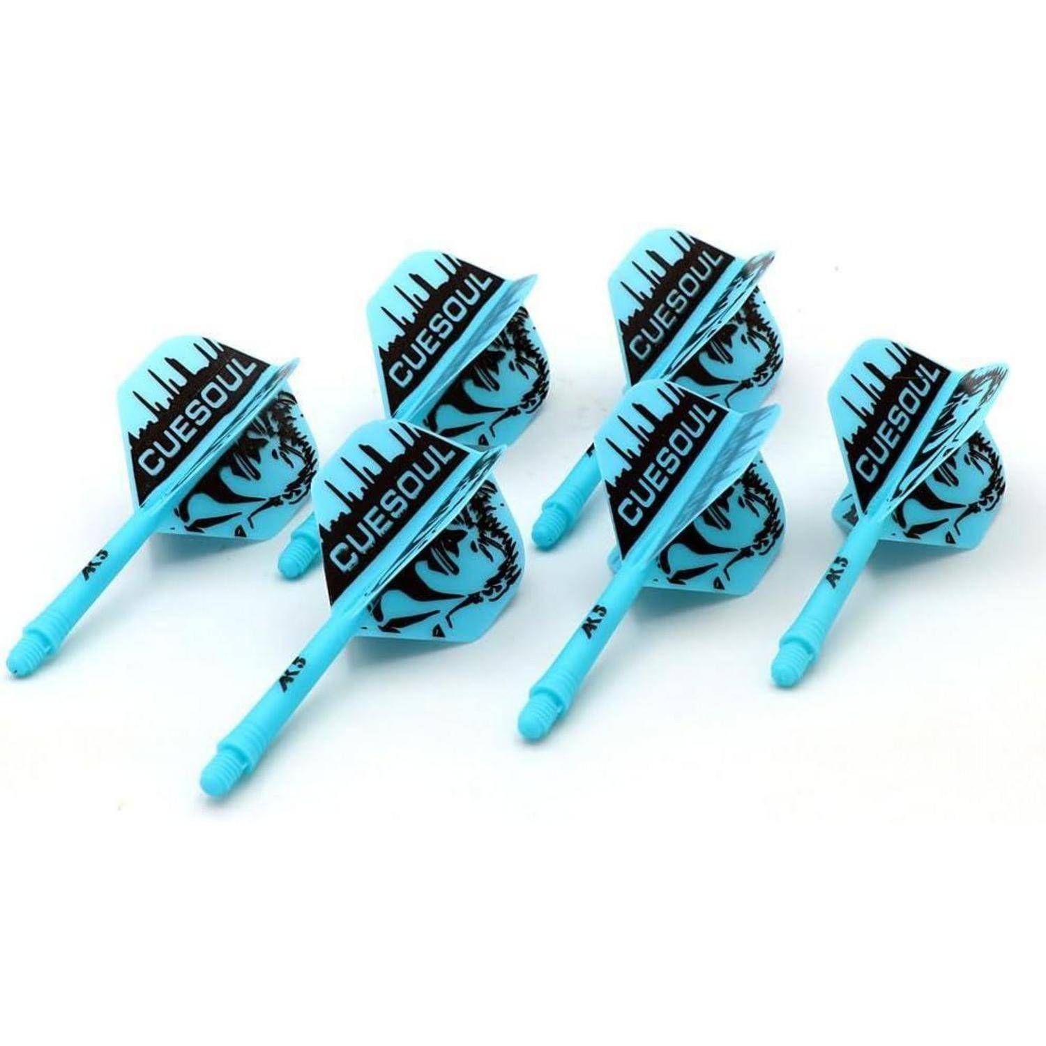 Sechs blaue und schwarze Dart-Flights zeigen den Markennamen 'CUESOUL' und Drachengrafiken.