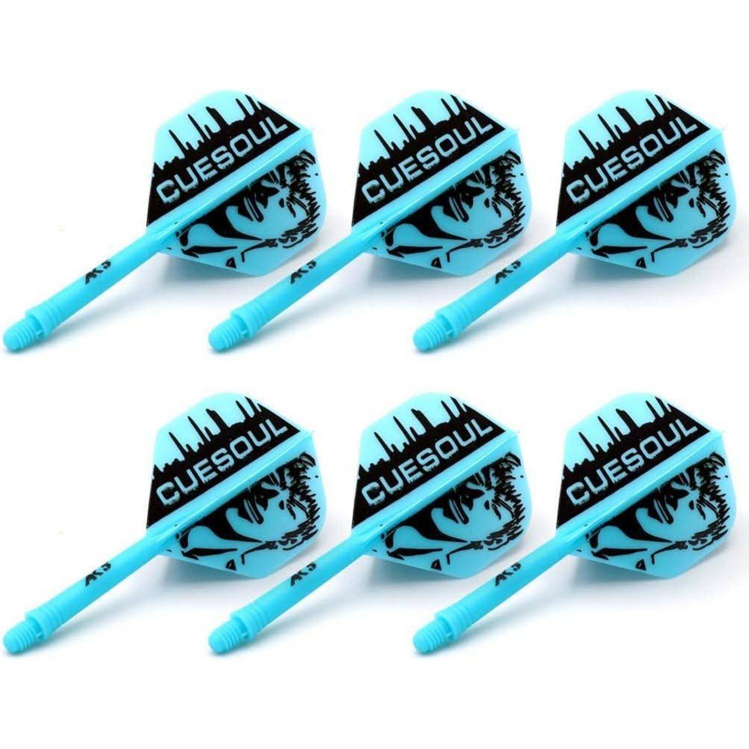 Sechs blaue und schwarze Dartpfeile mit 'Cuesoul' Branding und grafischen Designs auf ihren Flügeln sind gleichmäßig in zwei Reihen angeordnet.