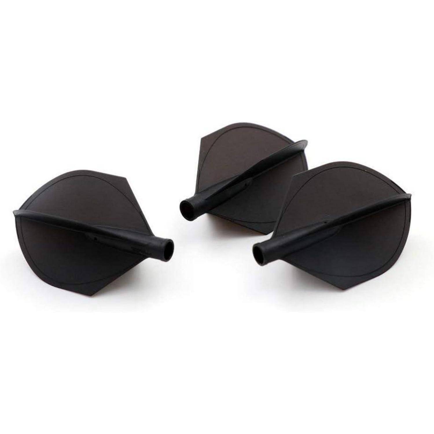 Drei schwarze Armbrustpfeile mit Befiederung sind in einer verstreuten Formation vor einem weißen Hintergrund angeordnet.
