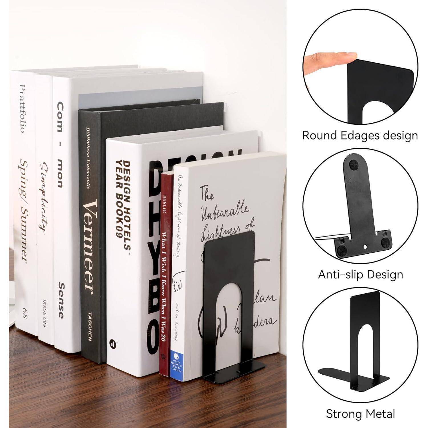 Schwarze Buchstützen, die Bücher auf einem Regal aufrecht halten. Einblendungen zeigen abgerundete Kanten, rutschfeste Konstruktion und robuste Metallverarbeitung.