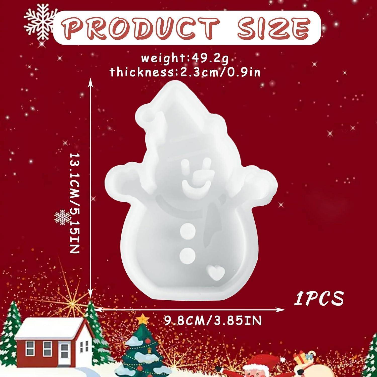 Schneemann-förmiges Produkt mit 'Produktgröße'-Etikett. Höhe: 13,1 cm/5,15 Zoll, Breite: 9,8 cm/3,85 Zoll. Gewicht: 49,2 g, Dicke: 2,3 cm/0,9 Zoll. Winterszene-Hintergrund mit Schnee und Häusern.