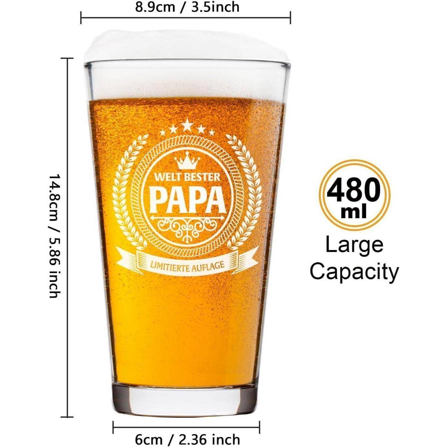 Ein Bierglas mit dem Text 'Welt Bester Papa' fasst 480 ml und zeigt folgende Maße: Höhe 14,8 cm, Breite 8,9 cm und Bodendurchmesser 6 cm.