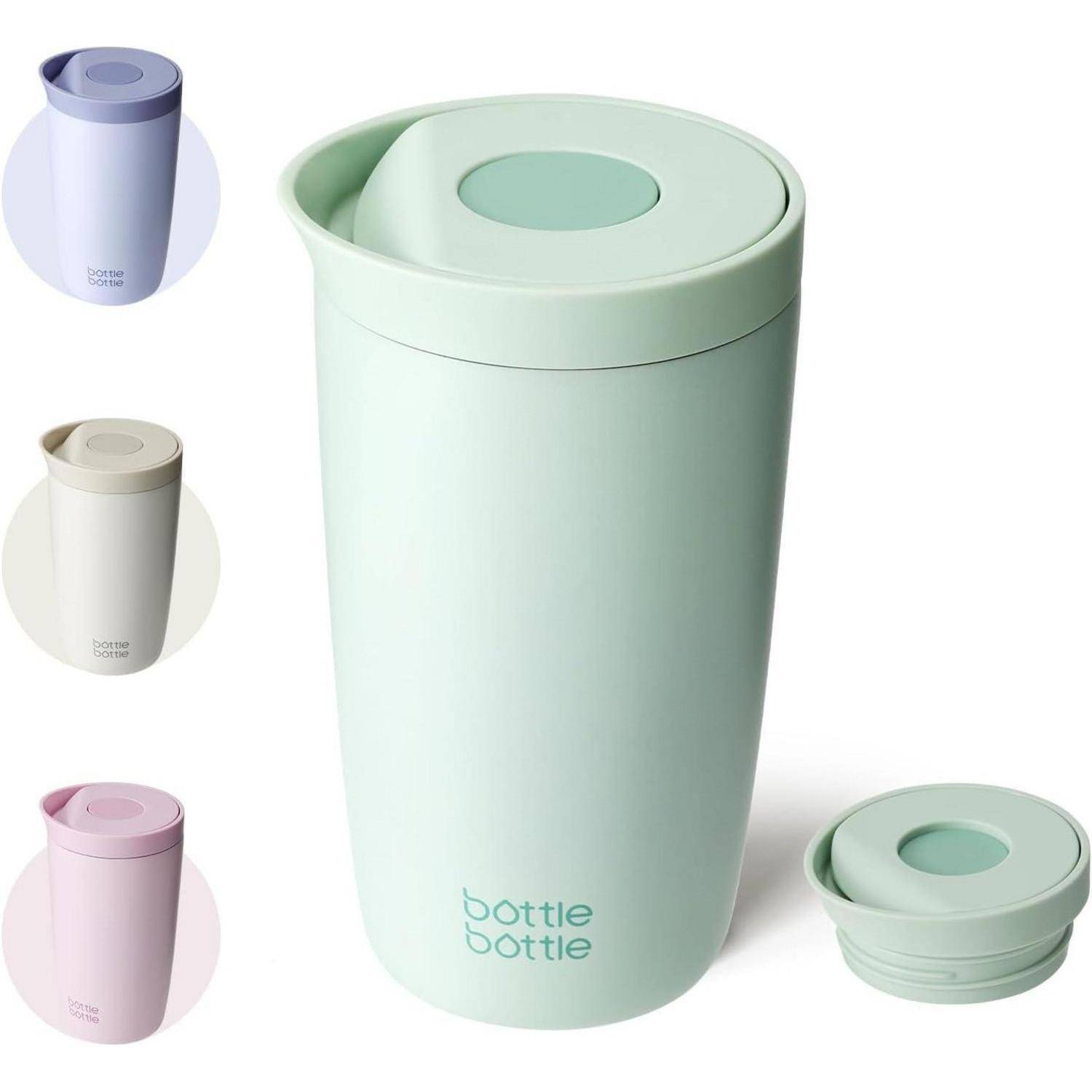 Wiederverwendbare Reisebecher mit Deckel in Pastellfarben: grün, blau, beige, rosa. Stapelbare Konstruktion mit 'bottle bottle' Logo, gezeigt mit abgenommenem Deckel.