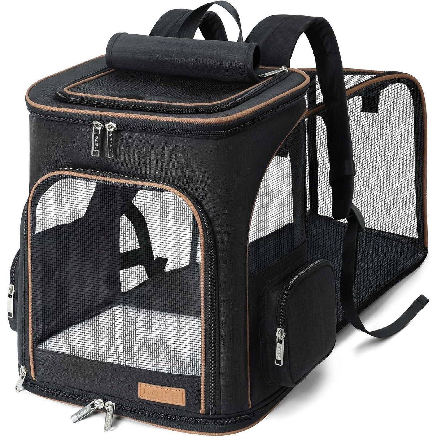 Ein schwarzer Haustier-Rucksack mit Netzpanels zur Belüftung, ausgestattet mit einem Reißverschluss-Obereinstieg und Seitentaschen, entwickelt zum Transport von Haustieren.