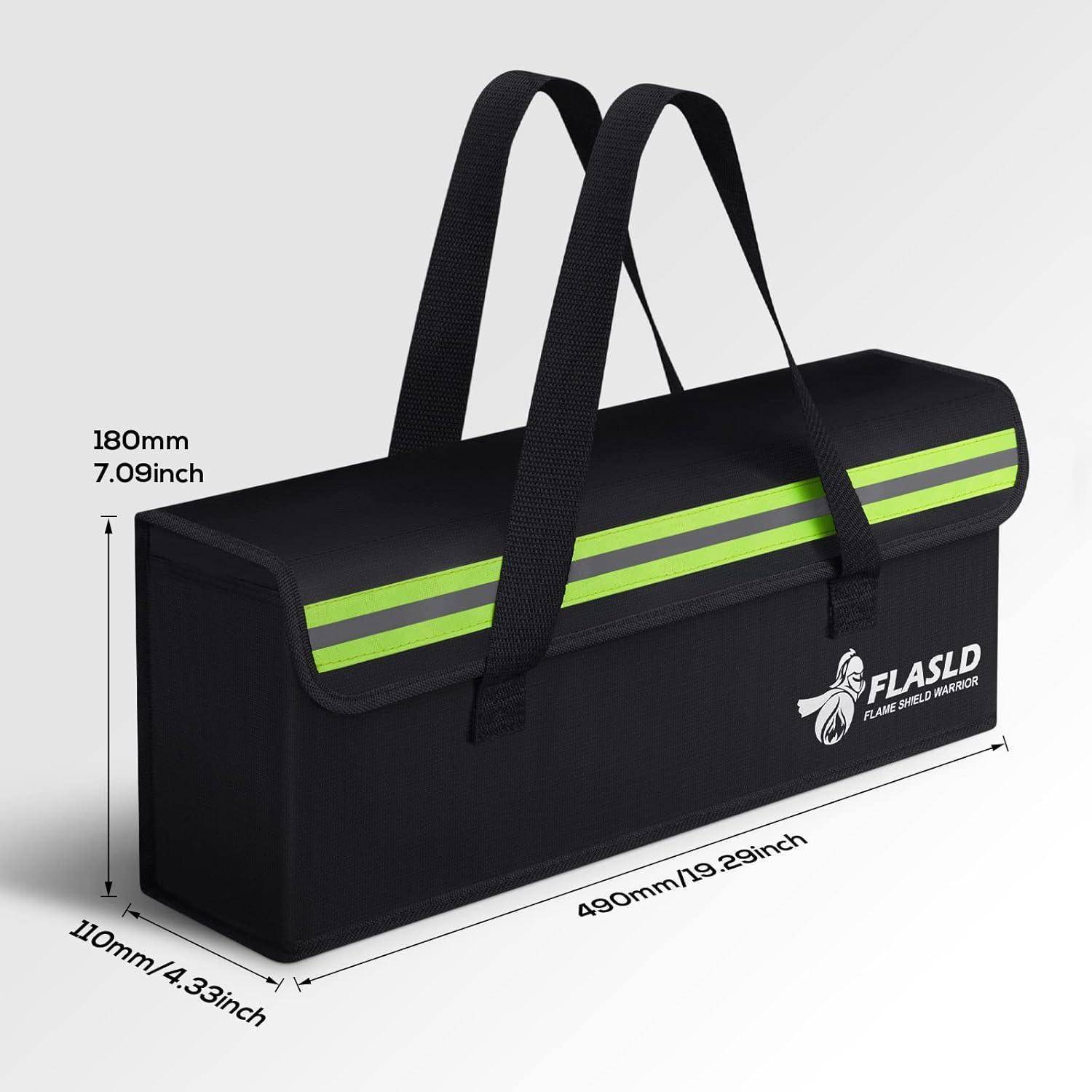 Schwarze rechteckige Tasche mit grünen Streifen und Griffen, mit der Beschriftung 'FLASLD'. Abmessungen: 180mm x 490mm x 110mm (7,09 Zoll x 19,29 Zoll x 4,33 Zoll).