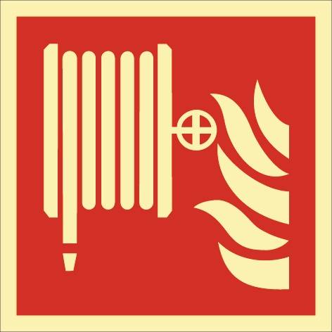 Symbol für eine Feuerlöschschlauchhalterung mit einem Schlauch auf der linken und Flammen auf der rechten Seite, der den Standort einer Feuerlöschschlauchhalterung für Notfälle anzeigt.