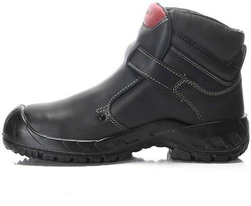 Ein schwarzer Lederstiefel mit roten Details auf der Rückseite, versehen mit sichtbarer Naht und einer robusten Sohle, die für Langlebigkeit und Outdoor-Einsatz konzipiert ist.
