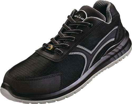 Ein schwarzer Sportschuh mit weißer Sohle und grauen Akzenten, mit einer gestickten Designstruktur und Schnürverschluss, geeignet für lässige Anlässe.