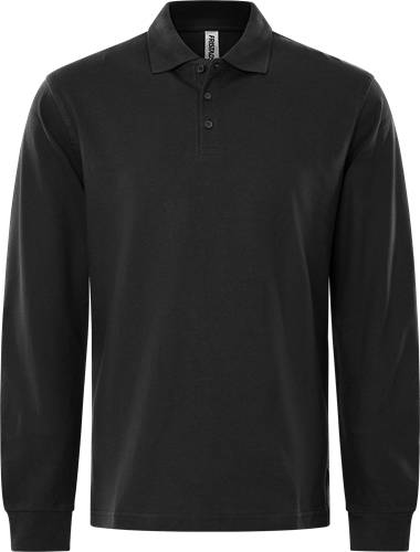 Ein schlichtes schwarzes Langarm-Poloshirt mit Kragen und durchgeknöpfter Knopfleiste.