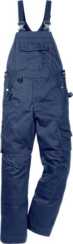 Blaue Cargo-Hose mit mehreren Taschen, einschließlich Seiten- und Vordertaschen, entwickelt für Funktionalität und lässigen Tragekomfort.