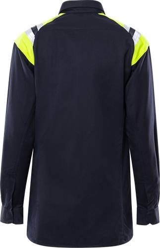 Eine dunkle Jacke mit leuchtend gelben Schulterakzenten auf einem schlichten Hintergrund.