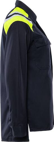 Dunkelblaues Gewebe mit sichtbarer Tasche und genähter Naht, möglicherweise Teil eines Kleidungsstücks oder einer Tasche. Keine weiteren charakteristischen Merkmale.