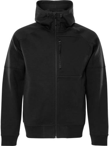 Eine schwarze Reißverschlussjacke mit hohem Kragen und zwei Taschen, gefertigt aus einem dicken, strapazierfähigen Stoff, vor einem schwarzen Hintergrund.