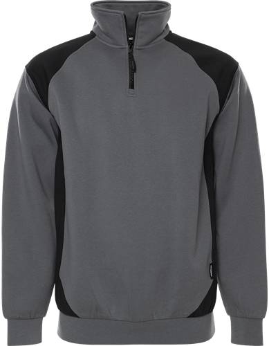 Ein grau und schwarz melierter Langarm-Pullover mit kurzem Reißverschluss und hohem Kragen, der vor einem einfarbigen Hintergrund präsentiert wird.