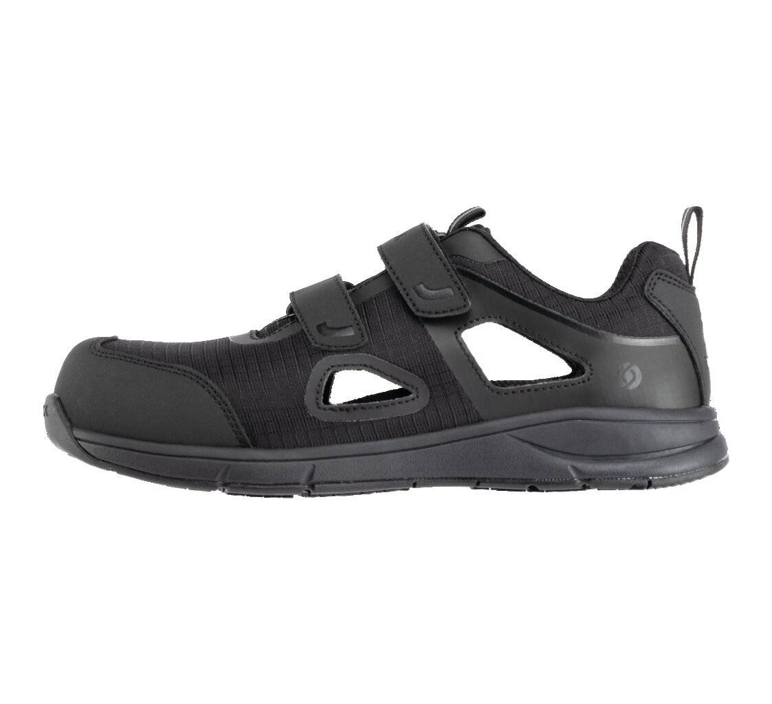 Ein schwarzer Sport-Sandale mit zwei verstellbaren Riemen und stilvollen Ausfräsungen, die für Komfort und Atmungsaktivität entwickelt wurden.