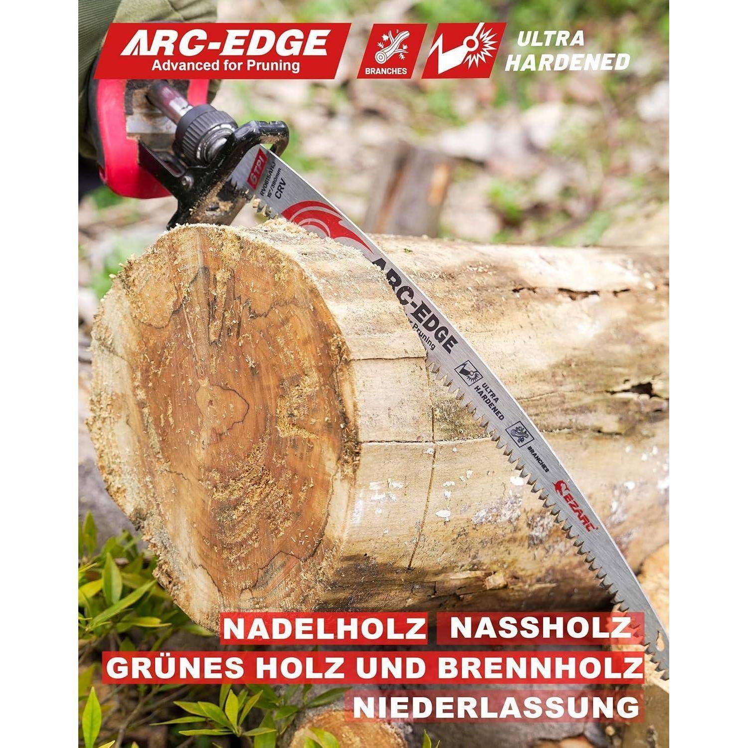 Eine Hand, die einen Baumstamm mit einer Säge mit der Aufschrift 