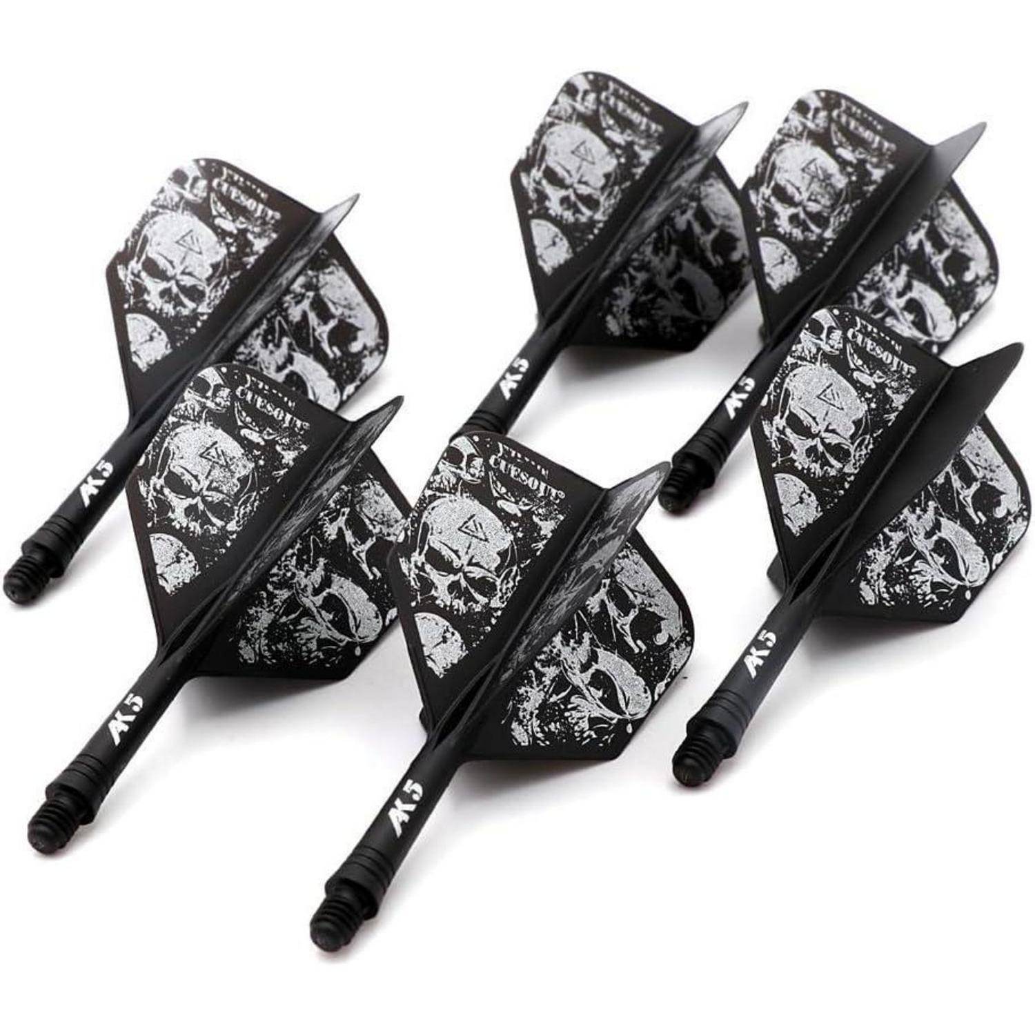 Sechs schwarze Pfeile mit Totenkopfmotiven auf den Flügeln sind in zwei Reihen angeordnet.