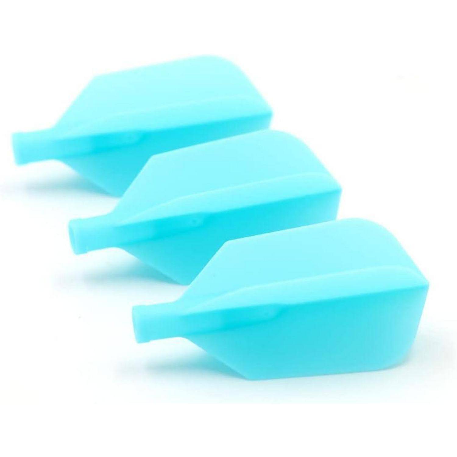 Drei blaue Dartpfeilflügel, die in einer Reihe vor einem weißen Hintergrund ausgerichtet sind.