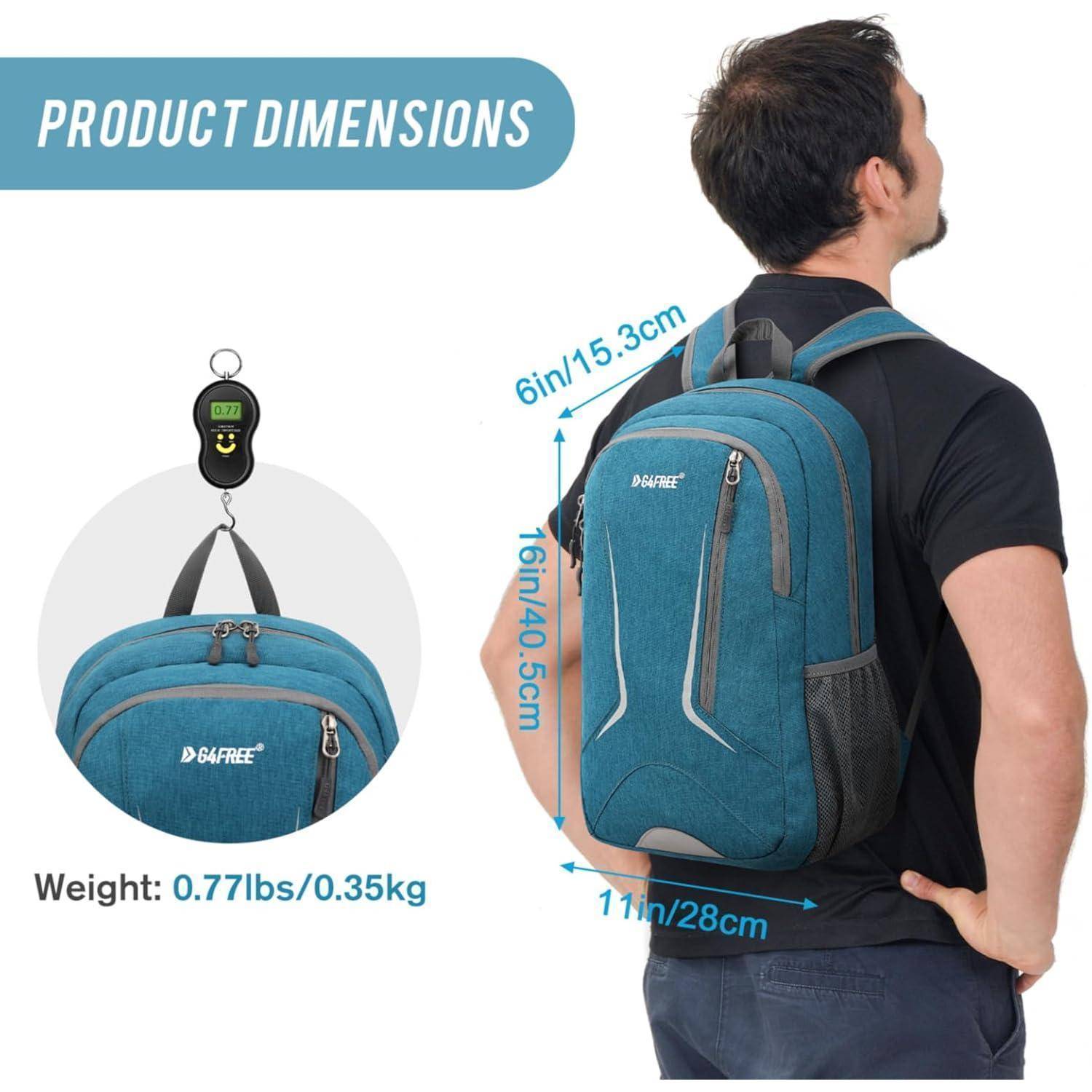 Mann mit einem blauen Rucksack und eingeblendeten Produktabmessungen: 16 in/40,5 cm Höhe, 11 in/28 cm Breite, 6 in/15,3 cm Tiefe. Gewicht: 0,77 lbs/0,35 kg.