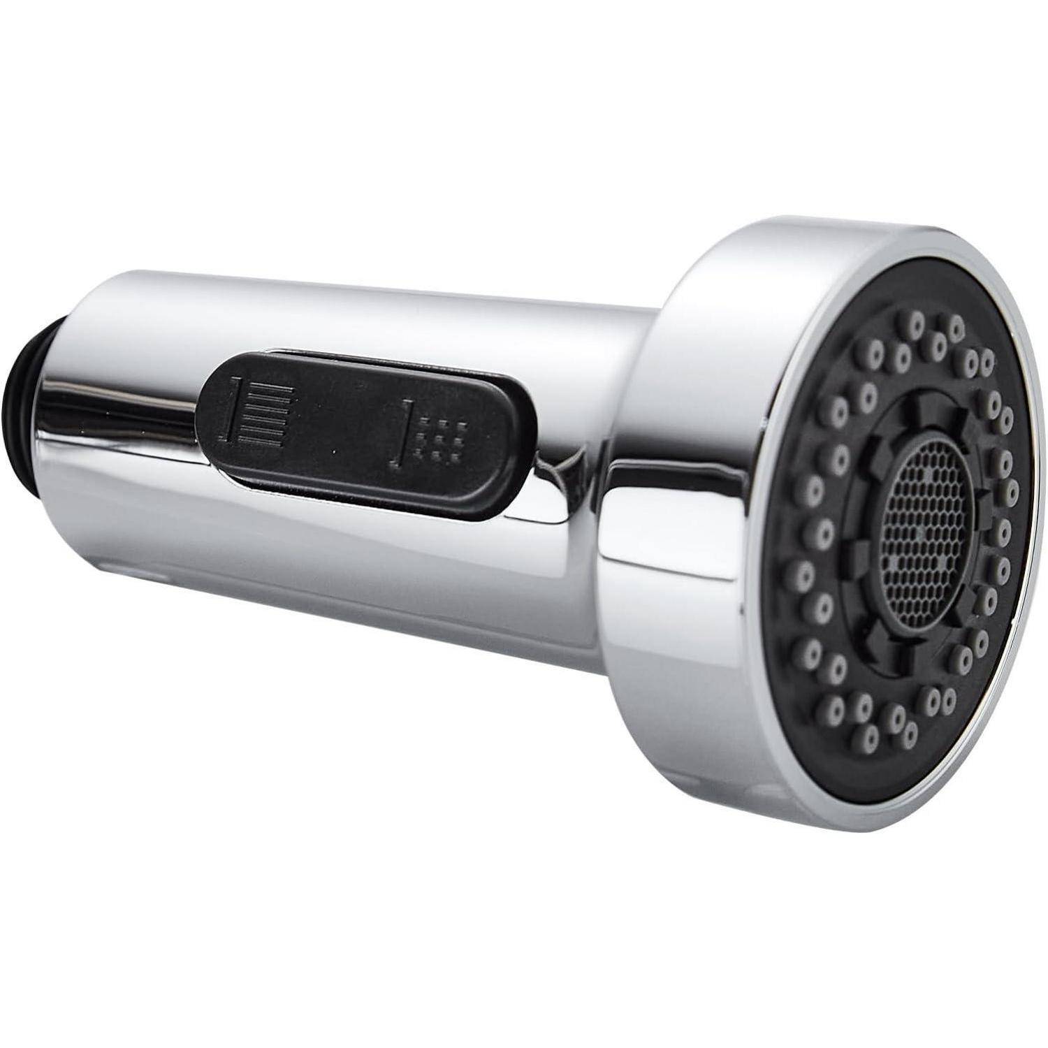 Eine Chrom-Küchenmischbatterie-Brause mit mehreren Düsenlöchern und einem seitlichen Knopf zum Umschalten der Sprühmodi.